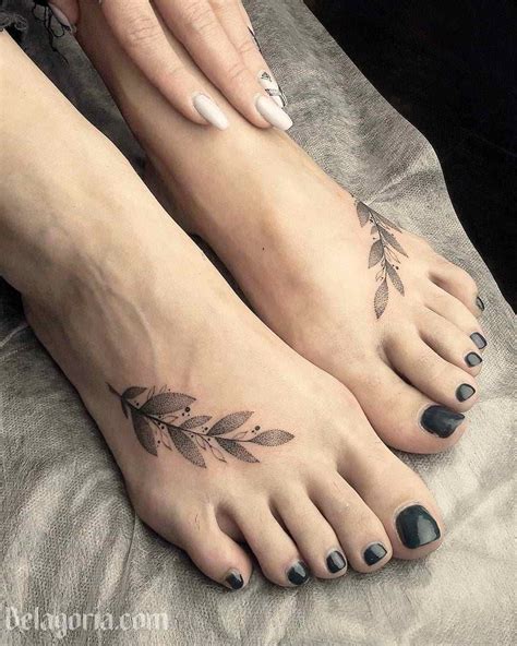 tatuaje en los pies